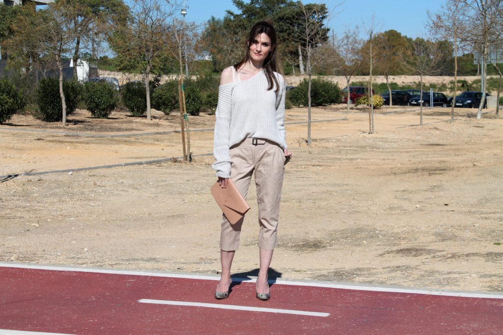 Perfect Light Grey Sweater Outfit