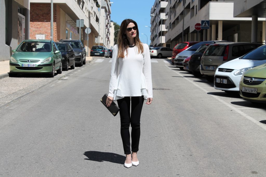 Contrast Ruffles T-Shirt Outfit